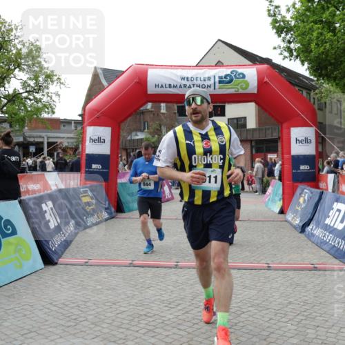 10.05.2026 - 8. Wedeler Halbmarathon Yannick Fuchs http://msf.ph/oto/9726442 10.05.2026 11:39:49 Ziel 402, 434, 585, 844, 1028, 1054, 2011 meine-sportfotos.de