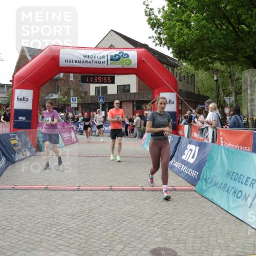 10.05.2026 - 8. Wedeler Halbmarathon Yannick Fuchs http://msf.ph/oto/9726524 10.05.2026 11:39:53 Ziel 434, 585, 844, 1028, 1054, 2011, 2058, 2175 meine-sportfotos.de