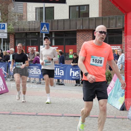 10.05.2026 - 8. Wedeler Halbmarathon Yannick Fuchs http://msf.ph/oto/9726544 10.05.2026 11:39:54 Ziel 434, 585, 844, 1028, 1054, 2058, 2175 meine-sportfotos.de