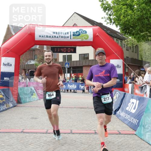 10.05.2026 - 8. Wedeler Halbmarathon Yannick Fuchs http://msf.ph/oto/9726670 10.05.2026 11:40:02 Ziel 217, 864 meine-sportfotos.de