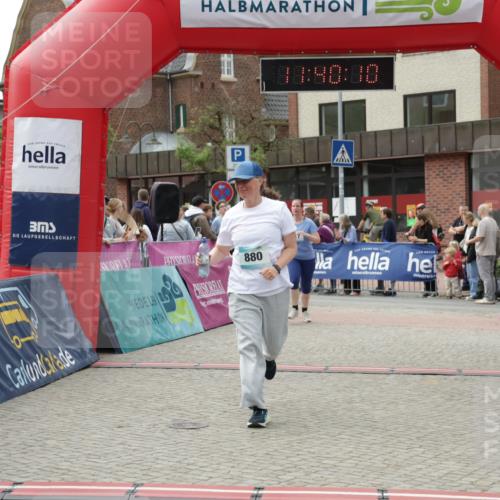 10.05.2026 - 8. Wedeler Halbmarathon Yannick Fuchs http://msf.ph/oto/9726748 10.05.2026 11:40:08 Ziel 628, 817 meine-sportfotos.de