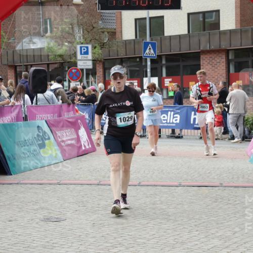10.05.2026 - 8. Wedeler Halbmarathon Yannick Fuchs http://msf.ph/oto/9726929 10.05.2026 11:40:17 Ziel 275, 628, 697, 1029, 2053 meine-sportfotos.de