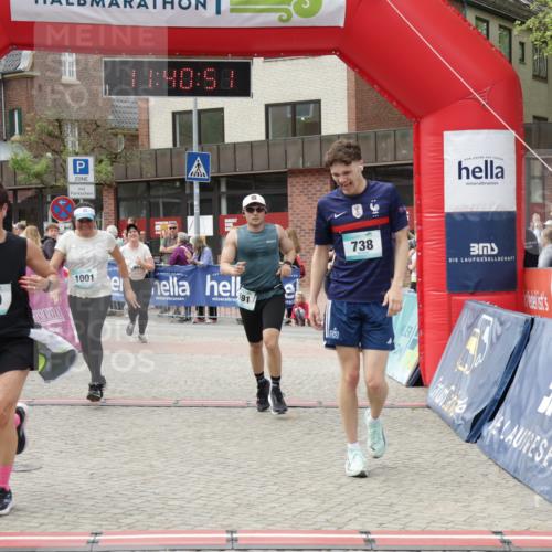10.05.2026 - 8. Wedeler Halbmarathon Yannick Fuchs http://msf.ph/oto/9727195 10.05.2026 11:40:50 Ziel 340, 591, 639, 738, 957, 1001 meine-sportfotos.de