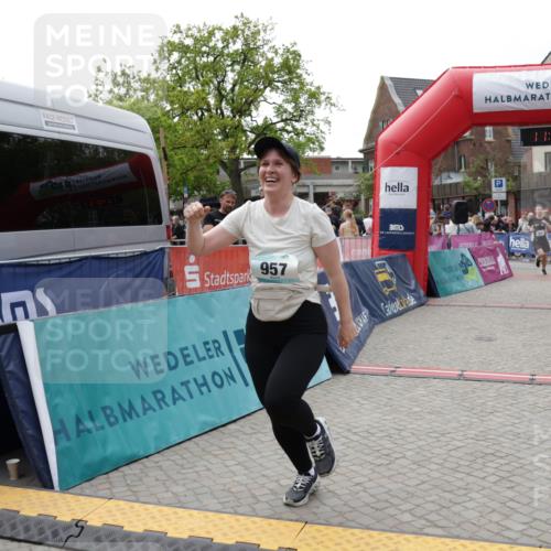 10.05.2026 - 8. Wedeler Halbmarathon Yannick Fuchs http://msf.ph/oto/9727267 10.05.2026 11:40:55 Ziel 591, 957, 968, 1001 meine-sportfotos.de