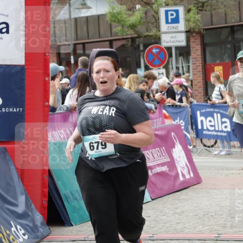 10.05.2026 - 8. Wedeler Halbmarathon Yannick Fuchs http://msf.ph/oto/9727419 10.05.2026 11:41:05 Ziel 540, 679, 893, 1048, 2190 meine-sportfotos.de