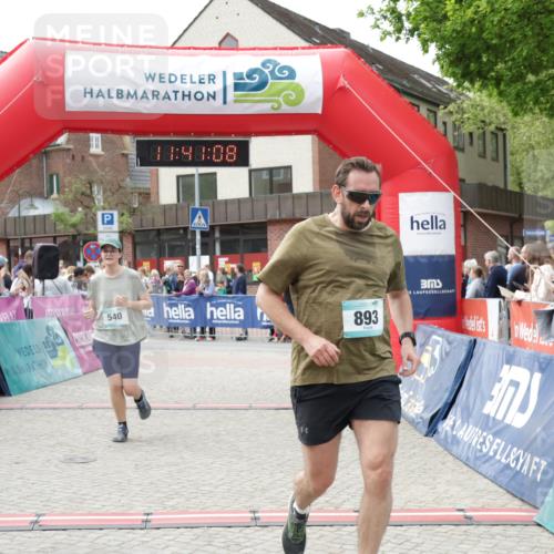 10.05.2026 - 8. Wedeler Halbmarathon Yannick Fuchs http://msf.ph/oto/9727456 10.05.2026 11:41:06 Ziel 540, 679, 893, 1048, 2190 meine-sportfotos.de