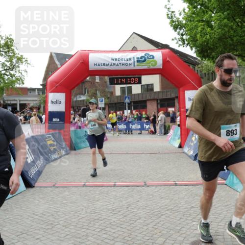 10.05.2026 - 8. Wedeler Halbmarathon Yannick Fuchs http://msf.ph/oto/9727470 10.05.2026 11:41:07 Ziel 540, 543, 658, 679, 893, 1048 meine-sportfotos.de