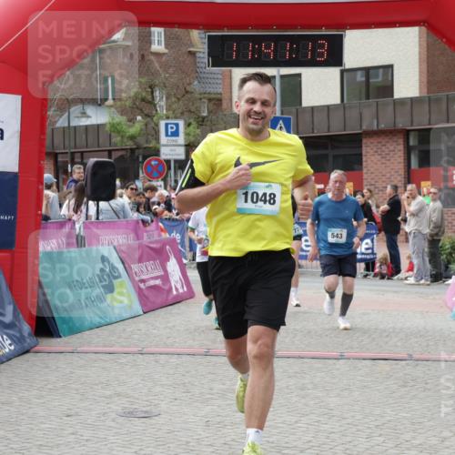 10.05.2026 - 8. Wedeler Halbmarathon Yannick Fuchs http://msf.ph/oto/9727529 10.05.2026 11:41:11 Ziel 310, 540, 543, 658, 770, 1048 meine-sportfotos.de