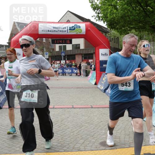 10.05.2026 - 8. Wedeler Halbmarathon Yannick Fuchs http://msf.ph/oto/9727620 10.05.2026 11:41:15 Ziel 153, 310, 543, 658, 770, 1048 meine-sportfotos.de