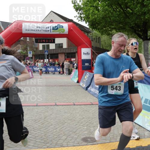 10.05.2026 - 8. Wedeler Halbmarathon Yannick Fuchs http://msf.ph/oto/9727624 10.05.2026 11:41:15 Ziel 153, 310, 543, 658, 770, 1048 meine-sportfotos.de