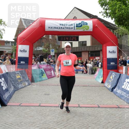 10.05.2026 - 8. Wedeler Halbmarathon Yannick Fuchs http://msf.ph/oto/9727712 10.05.2026 11:41:23 Ziel 54, 153, 868 meine-sportfotos.de