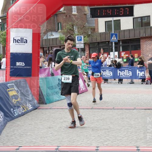 10.05.2026 - 8. Wedeler Halbmarathon Yannick Fuchs http://msf.ph/oto/9727787 10.05.2026 11:41:35 Ziel 239, 812, 2196 meine-sportfotos.de