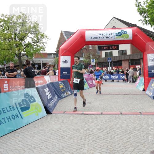 10.05.2026 - 8. Wedeler Halbmarathon Yannick Fuchs http://msf.ph/oto/9727805 10.05.2026 11:41:36 Ziel 239, 751, 812, 2196 meine-sportfotos.de