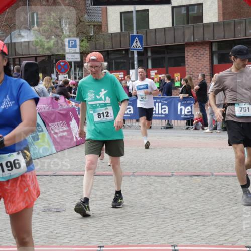 10.05.2026 - 8. Wedeler Halbmarathon Yannick Fuchs http://msf.ph/oto/9727872 10.05.2026 11:41:40 Ziel 239, 248, 453, 751, 812, 2196, 2238 meine-sportfotos.de