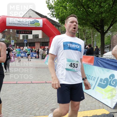 10.05.2026 - 8. Wedeler Halbmarathon Yannick Fuchs http://msf.ph/oto/9727948 10.05.2026 11:41:46 Ziel 108, 223, 248, 453, 751, 923, 924, 2238 meine-sportfotos.de