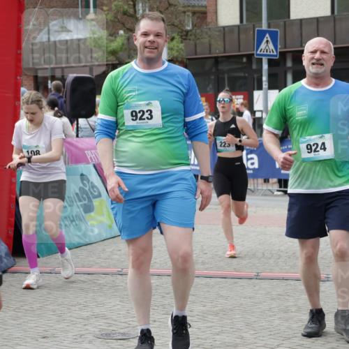 10.05.2026 - 8. Wedeler Halbmarathon Yannick Fuchs http://msf.ph/oto/9727982 10.05.2026 11:41:49 Ziel 108, 223, 923, 924, 2238 meine-sportfotos.de
