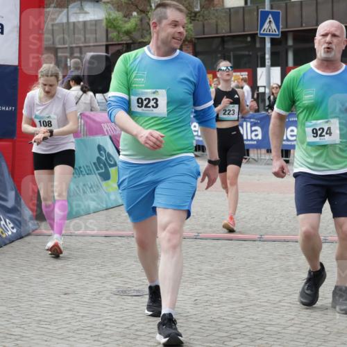 10.05.2026 - 8. Wedeler Halbmarathon Yannick Fuchs http://msf.ph/oto/9727992 10.05.2026 11:41:50 Ziel 108, 223, 923, 924, 2238 meine-sportfotos.de