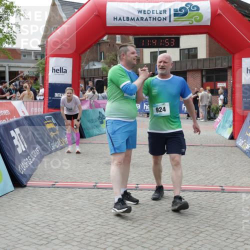 10.05.2026 - 8. Wedeler Halbmarathon Yannick Fuchs http://msf.ph/oto/9728034 10.05.2026 11:41:51 Ziel 108, 223, 923, 924 meine-sportfotos.de
