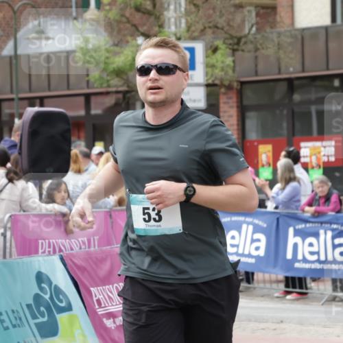 10.05.2026 - 8. Wedeler Halbmarathon Yannick Fuchs http://msf.ph/oto/9728147 10.05.2026 11:42:07 Ziel 53 meine-sportfotos.de