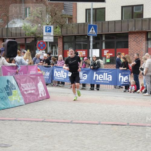 10.05.2026 - 8. Wedeler Halbmarathon Yannick Fuchs http://msf.ph/oto/9728181 10.05.2026 11:42:15 Ziel 127 meine-sportfotos.de
