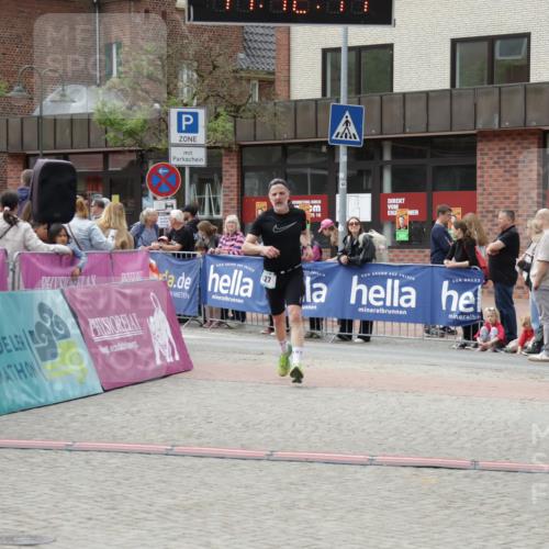 10.05.2026 - 8. Wedeler Halbmarathon Yannick Fuchs http://msf.ph/oto/9728186 10.05.2026 11:42:15 Ziel 127 meine-sportfotos.de