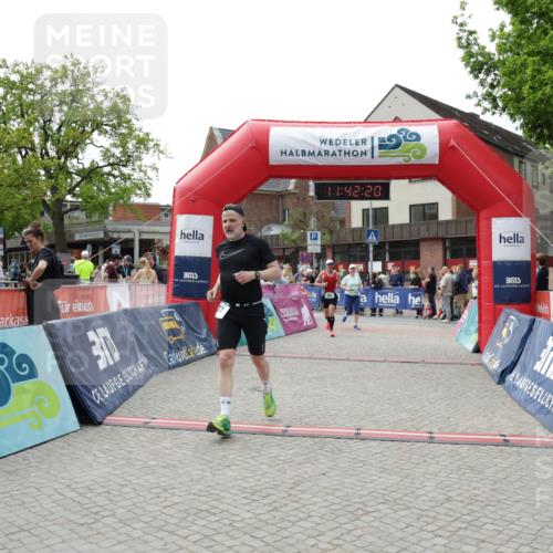 10.05.2026 - 8. Wedeler Halbmarathon Yannick Fuchs http://msf.ph/oto/9728244 10.05.2026 11:42:18 Ziel 127, 352, 1052 meine-sportfotos.de