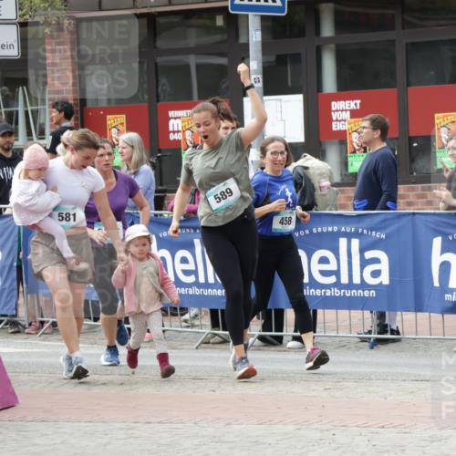 10.05.2026 - 8. Wedeler Halbmarathon Yannick Fuchs http://msf.ph/oto/9728399 10.05.2026 11:42:36 Ziel 458, 581, 589, 2035 meine-sportfotos.de