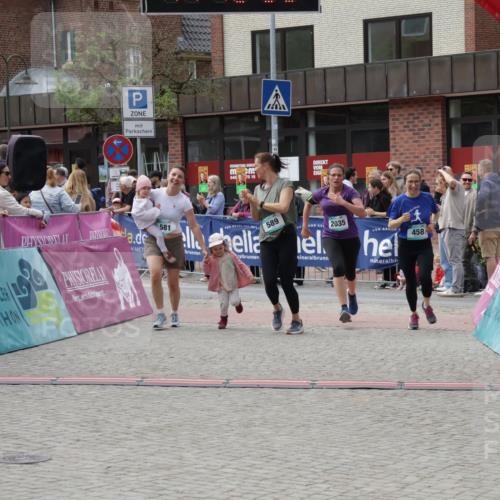 10.05.2026 - 8. Wedeler Halbmarathon Yannick Fuchs http://msf.ph/oto/9728442 10.05.2026 11:42:38 Ziel 458, 581, 589, 2035 meine-sportfotos.de