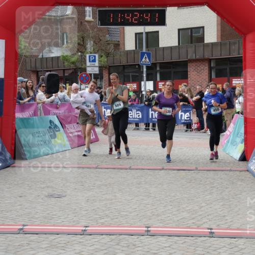 10.05.2026 - 8. Wedeler Halbmarathon Yannick Fuchs http://msf.ph/oto/9728476 10.05.2026 11:42:39 Ziel 458, 581, 589, 2035 meine-sportfotos.de