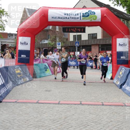 10.05.2026 - 8. Wedeler Halbmarathon Yannick Fuchs http://msf.ph/oto/9728496 10.05.2026 11:42:39 Ziel 458, 581, 589, 2035 meine-sportfotos.de