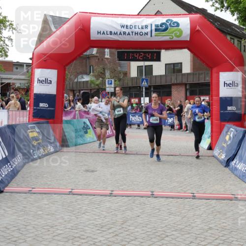 10.05.2026 - 8. Wedeler Halbmarathon Yannick Fuchs http://msf.ph/oto/9728500 10.05.2026 11:42:40 Ziel 106, 458, 581, 589, 2035 meine-sportfotos.de