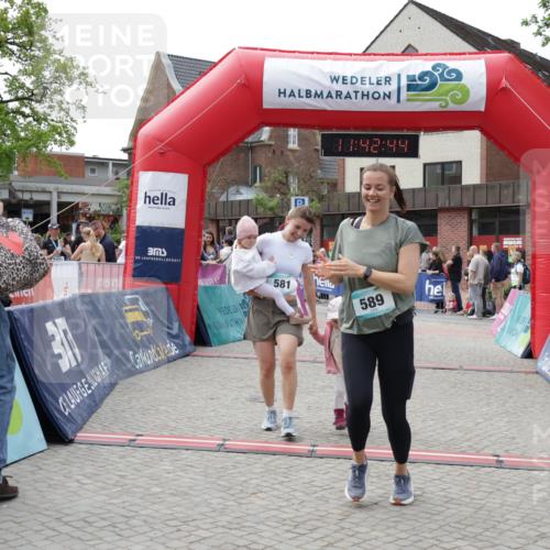 10.05.2026 - 8. Wedeler Halbmarathon Yannick Fuchs http://msf.ph/oto/9728570 10.05.2026 11:42:42 Ziel 106, 458, 581, 589, 2035 meine-sportfotos.de
