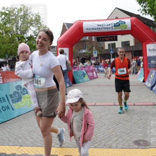 10.05.2026 - 8. Wedeler Halbmarathon Yannick Fuchs http://msf.ph/oto/9728649 10.05.2026 11:42:46 Ziel 106, 458, 581, 2059 meine-sportfotos.de