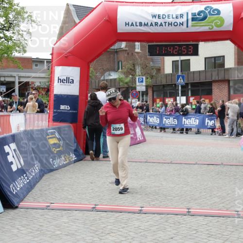 10.05.2026 - 8. Wedeler Halbmarathon Yannick Fuchs http://msf.ph/oto/9728720 10.05.2026 11:42:51 Ziel 2059 meine-sportfotos.de