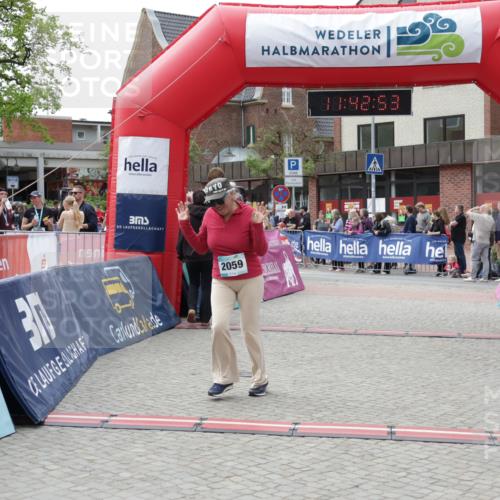 10.05.2026 - 8. Wedeler Halbmarathon Yannick Fuchs http://msf.ph/oto/9728725 10.05.2026 11:42:51 Ziel 2059 meine-sportfotos.de