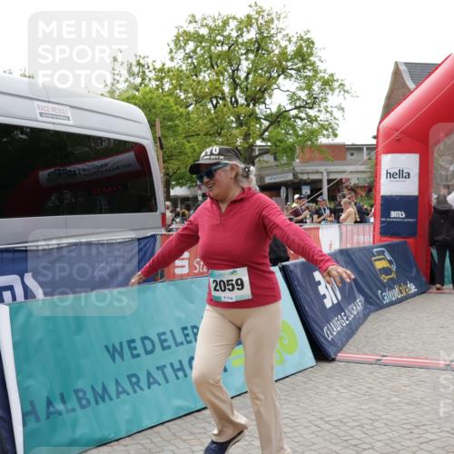 10.05.2026 - 8. Wedeler Halbmarathon Yannick Fuchs http://msf.ph/oto/9728749 10.05.2026 11:42:53 Ziel 906, 2059 meine-sportfotos.de