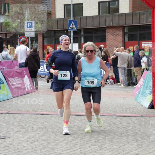 10.05.2026 - 8. Wedeler Halbmarathon Yannick Fuchs http://msf.ph/oto/9728854 10.05.2026 11:43:00 Ziel 109, 128, 649, 650, 849, 906 meine-sportfotos.de