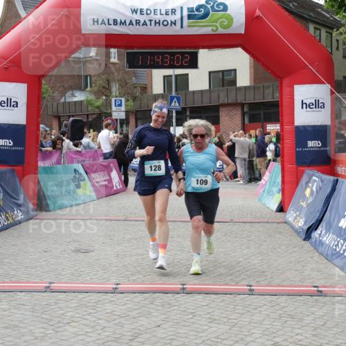 10.05.2026 - 8. Wedeler Halbmarathon Yannick Fuchs http://msf.ph/oto/9728870 10.05.2026 11:43:01 Ziel 109, 128, 649, 650, 849, 906, 973 meine-sportfotos.de