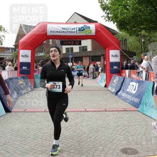 10.05.2026 - 8. Wedeler Halbmarathon Yannick Fuchs http://msf.ph/oto/9729085 10.05.2026 11:43:10 Ziel 331, 649, 650, 973, 2073, 2158 meine-sportfotos.de