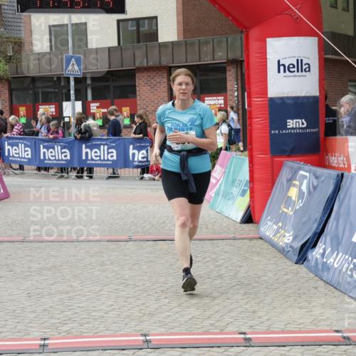10.05.2026 - 8. Wedeler Halbmarathon Yannick Fuchs http://msf.ph/oto/9729122 10.05.2026 11:43:12 Ziel 331, 2073, 2158 meine-sportfotos.de