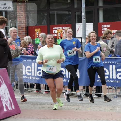 10.05.2026 - 8. Wedeler Halbmarathon Yannick Fuchs http://msf.ph/oto/9729149 10.05.2026 11:43:19 Ziel 85, 646, 647, 648 meine-sportfotos.de