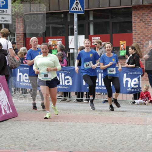 10.05.2026 - 8. Wedeler Halbmarathon Yannick Fuchs http://msf.ph/oto/9729167 10.05.2026 11:43:19 Ziel 85, 646, 647, 648 meine-sportfotos.de