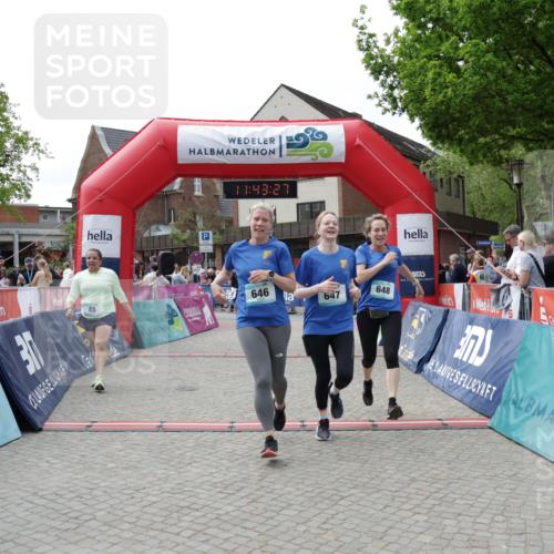 10.05.2026 - 8. Wedeler Halbmarathon Yannick Fuchs http://msf.ph/oto/9729302 10.05.2026 11:43:25 Ziel 85, 422, 646, 647, 648 meine-sportfotos.de