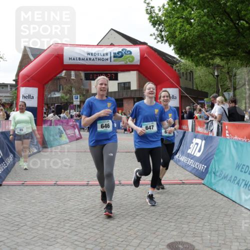 10.05.2026 - 8. Wedeler Halbmarathon Yannick Fuchs http://msf.ph/oto/9729312 10.05.2026 11:43:25 Ziel 85, 422, 646, 647, 648 meine-sportfotos.de