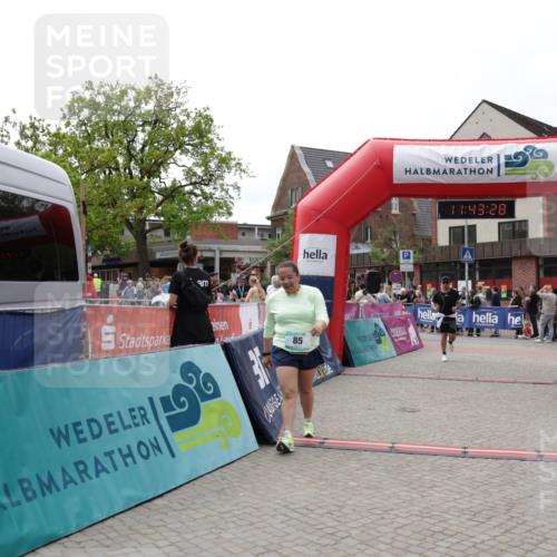 10.05.2026 - 8. Wedeler Halbmarathon Yannick Fuchs http://msf.ph/oto/9729338 10.05.2026 11:43:26 Ziel 85, 422, 646, 647, 648 meine-sportfotos.de