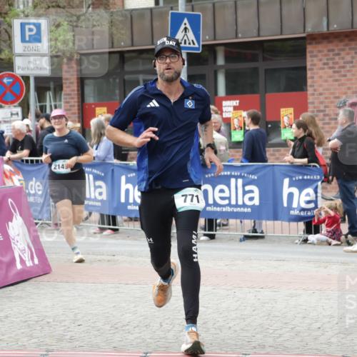 10.05.2026 - 8. Wedeler Halbmarathon Yannick Fuchs http://msf.ph/oto/9729451 10.05.2026 11:43:41 Ziel 771, 2149 meine-sportfotos.de