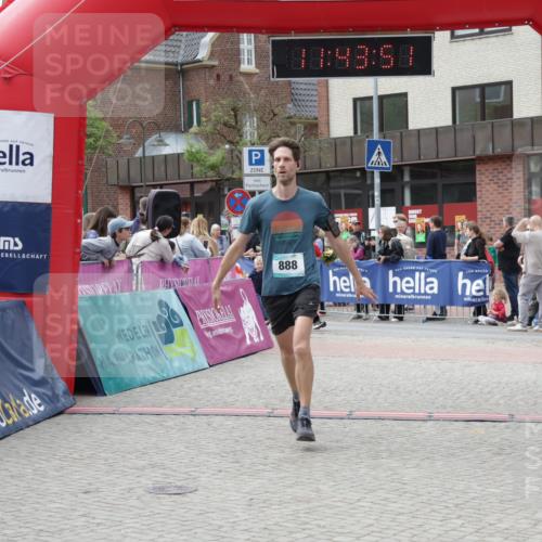 10.05.2026 - 8. Wedeler Halbmarathon Yannick Fuchs http://msf.ph/oto/9729624 10.05.2026 11:43:49 Ziel 952, 2149 meine-sportfotos.de