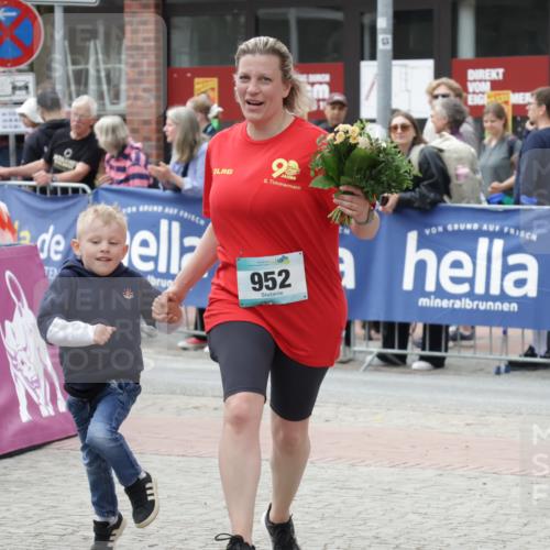 10.05.2026 - 8. Wedeler Halbmarathon Yannick Fuchs http://msf.ph/oto/9729699 10.05.2026 11:43:52 Ziel 952 meine-sportfotos.de