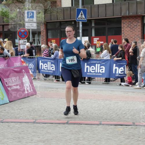 10.05.2026 - 8. Wedeler Halbmarathon Yannick Fuchs http://msf.ph/oto/9730002 10.05.2026 11:44:09 Ziel 195, 1016 meine-sportfotos.de