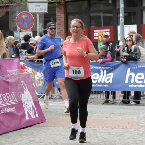 10.05.2026 - 8. Wedeler Halbmarathon Yannick Fuchs http://msf.ph/oto/9730064 10.05.2026 11:44:16 Ziel 100, 195, 2180 meine-sportfotos.de